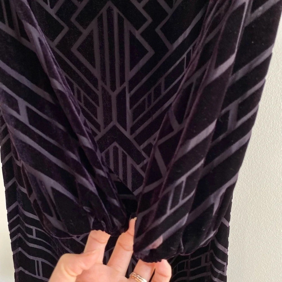 VINCE Camuto Purple Velvet Geometric Shift Dress Size  4 - Picture 5 of 16